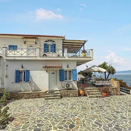 2 Bedroom Lovely Home In Каламата Екстериор снимка