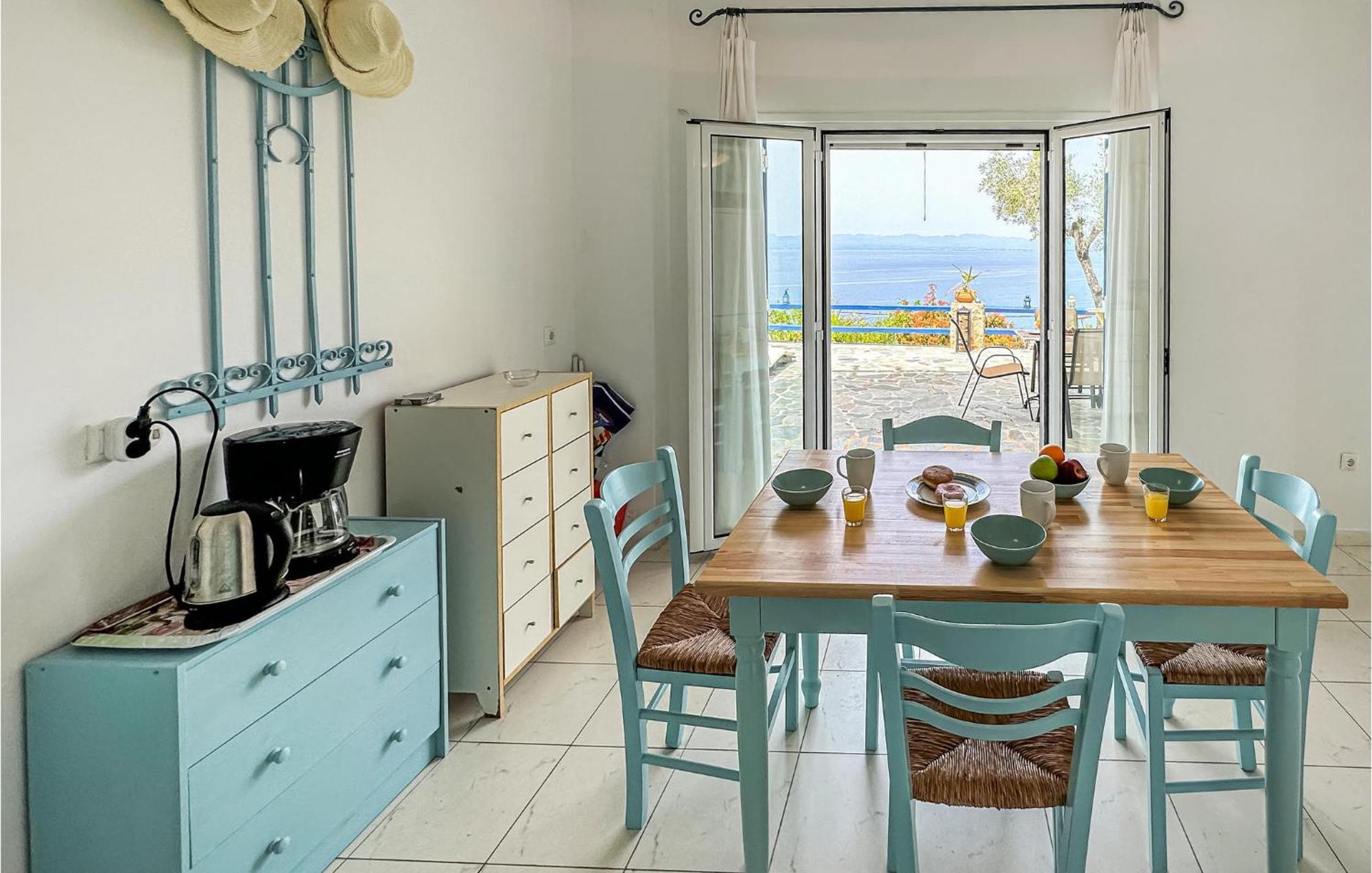 2 Bedroom Lovely Home In Каламата Екстериор снимка