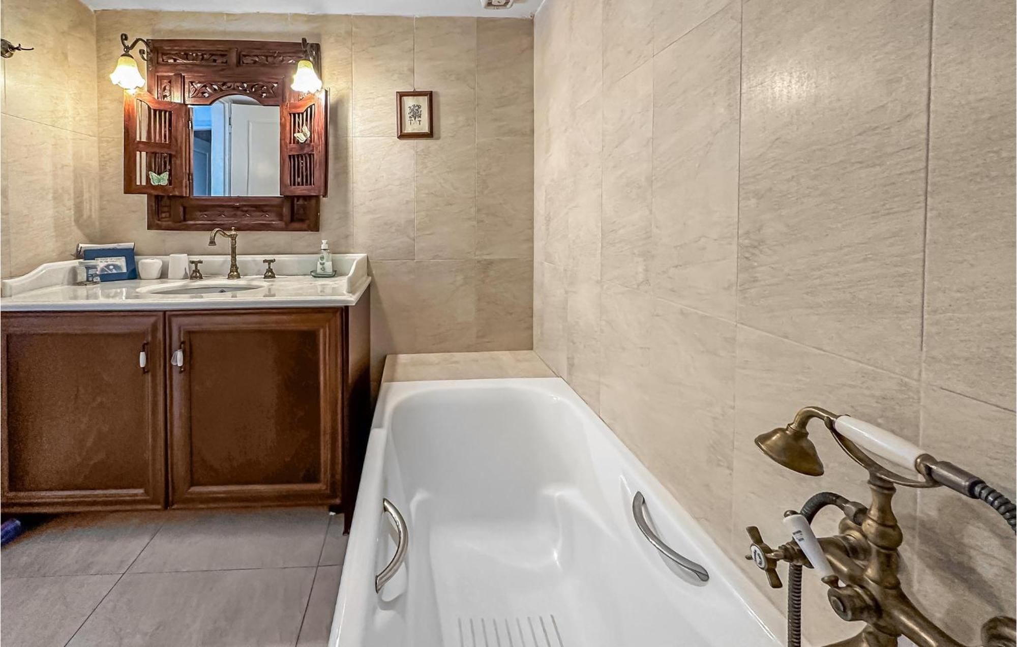 2 Bedroom Lovely Home In Каламата Екстериор снимка