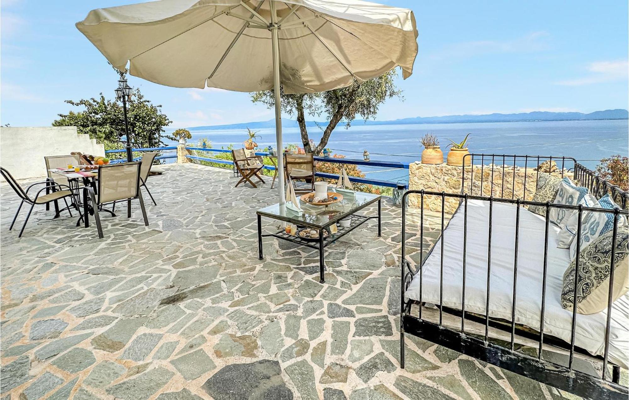2 Bedroom Lovely Home In Каламата Екстериор снимка