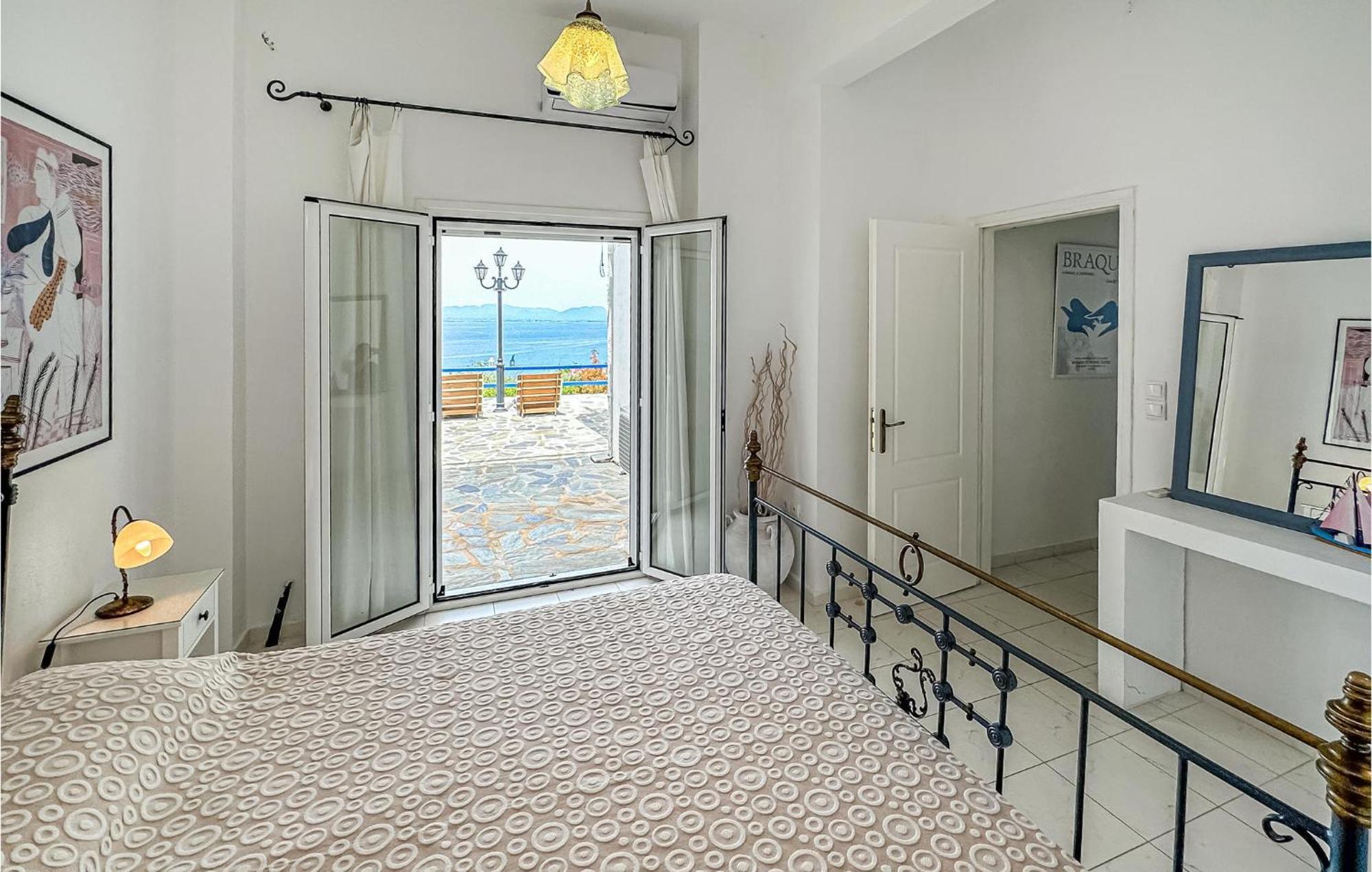 2 Bedroom Lovely Home In Каламата Екстериор снимка